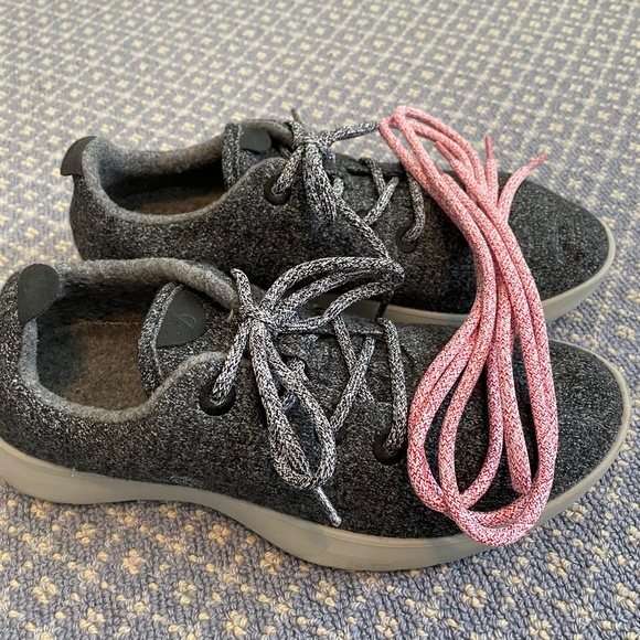 All Birds wool runners size 9 mens (10.5 womens) - Picture 2 of 7